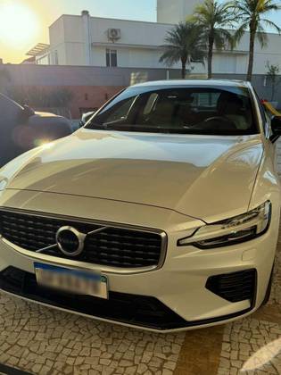 VOLVO S60 2.0 T8 R-DESIGN HÍBRIDO 4P AUTOMÁTICO VOLVO S60 2.0 T8 R-DESIGN HÍBRIDO 4P AUTOMÁTICO
